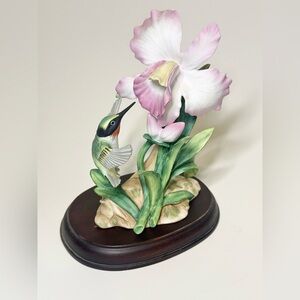 Vintage 1985 HOMCO Masterpiece Bone China Hummingbird W/Pink Iris Figurine
